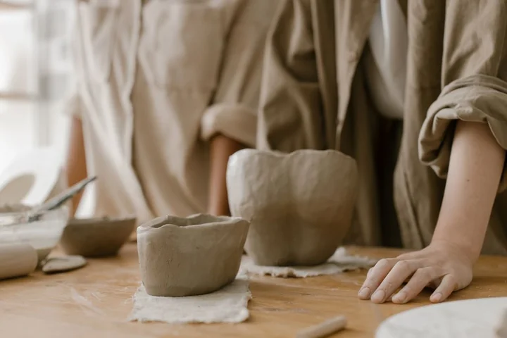 Ceramika handmade – od pomysłu do gotowego naczynia lub dekoracji