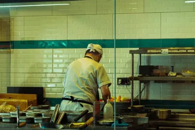 Jak zaplanować stanowiska pracy w kuchni gastronomicznej?