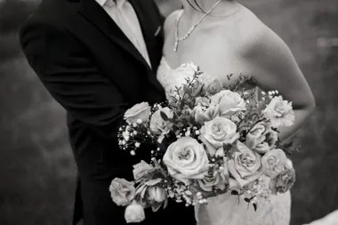 Elegancka papeteria ślubna: przewodnik po trendach, które królują w 2026 roku