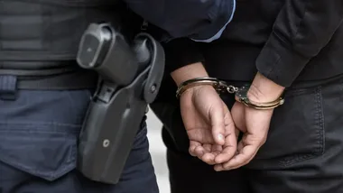 Awantura w Starej Birczy. 38-latek zatrzymany po ataku na kobietę i policjantów