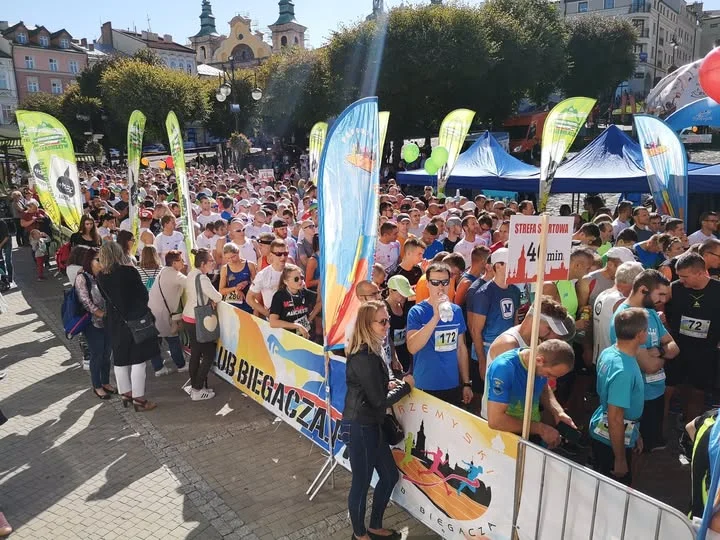 Grafika promocyjna wydarzenia Bieg uliczny dla strażaków w Przemyślu