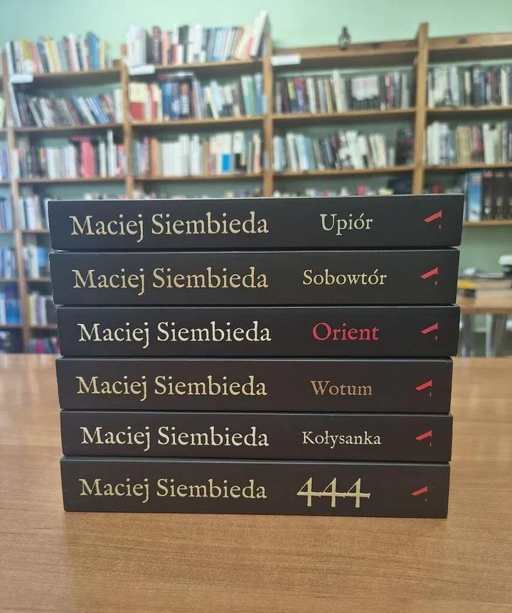 Kryminały, romanse i obyczajówki - Filia nr 7 dorzuca świeże hity 📚