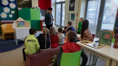 Kamishibai w Przemyślu - Leon uczy dzieci, jak polubić siebie