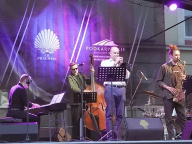Jazz wyszedł na Rynek w Przemyślu i od razu przyciągnął tłum