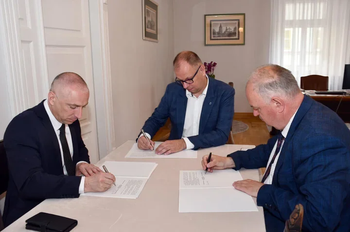 Przemyśl bliżej nowej siedziby pogotowia. List intencyjny porządkuje teren