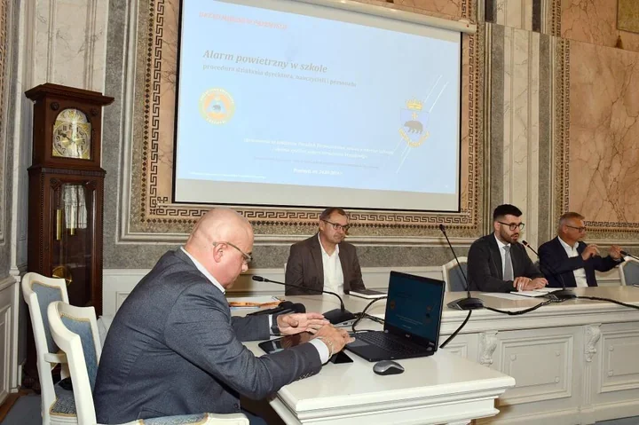 Alarm powietrzny nie oznacza automatycznej ewakuacji. Ustalono zasady w Przemyślu