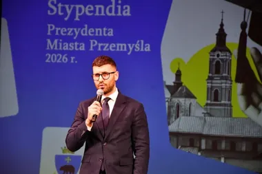 205 uczniów z Przemyśla otrzymało stypendia po 1000 zł