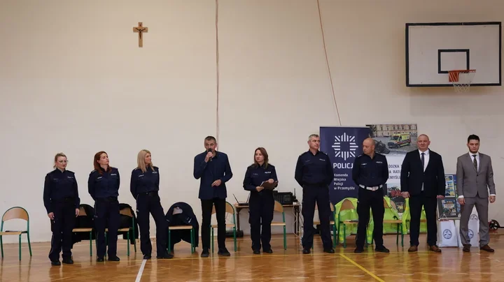W Przemyślu uczą dzieci bezpiecznej jazdy hulajnogą. Nowy program służb