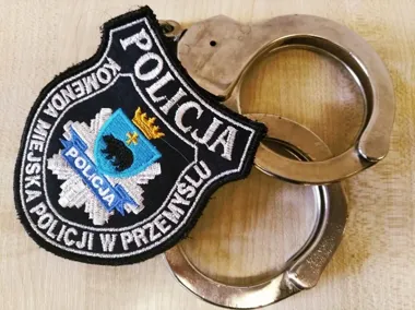 Dzielnicowy zatrzymał kierowcę z zakazem. Miał blisko 2,5 promila