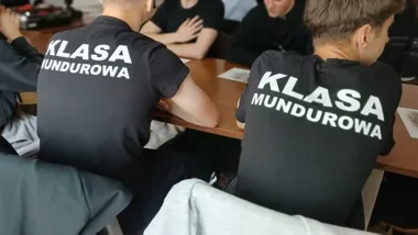Uczniowie sami pobrali odciski palców. Policja pokazała kulisy pracy