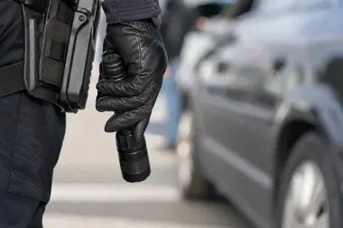 Straż Graniczna zatrzymała części skradzionych aut i odzyskała Mercedesa