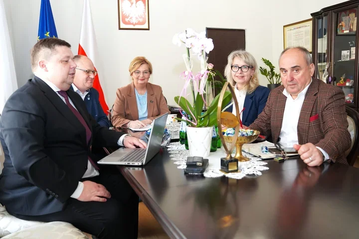 Powiat przemyski szuka finansowania na drogi, cyberbezpieczeństwo i ochronę ludności