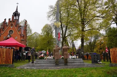 Dwa miejsca pamięci, jedna rocznica. Hołd poległym w Birczy i Kuźminie