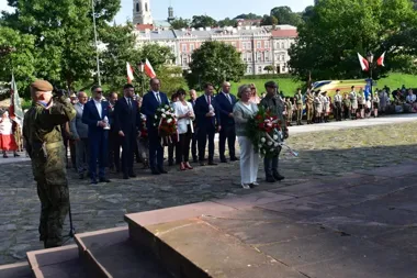 W Przemyślu oddano hołd powstańcom. Pamięć wybrzmiała przy pomniku