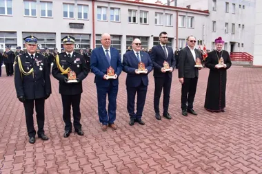 Strażacy w Przemyślu odebrali awanse i odznaczenia podczas uroczystego apelu